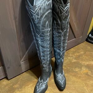 Stylish Black Over the Knee Boots